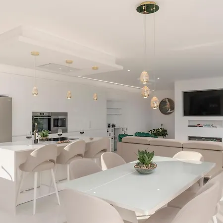 The White House By An Island Сasa de vacaciones