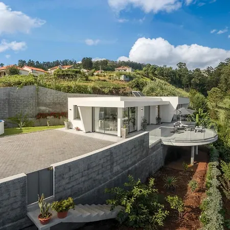 The White House By An Island Дом отдыха Понта-ду-Сол