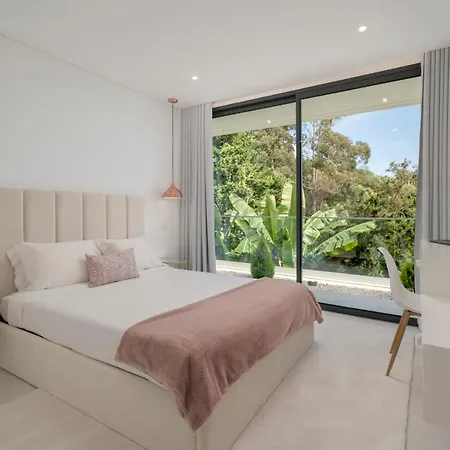 The White House By An Island Hébergement de vacances *