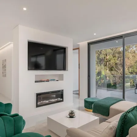 Дом отдыха The White House By An Island