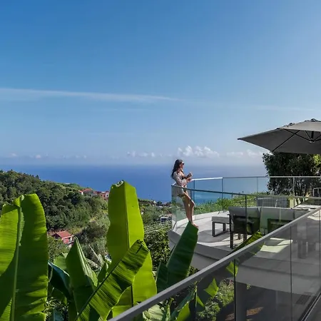 The White House By An Island Дом отдыха Понта-ду-Сол