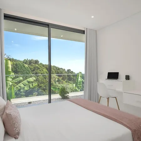 The White House By An Island Дом отдыха Понта-ду-Сол